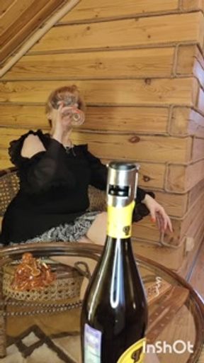 A festive cocktail. Cum with champagne)