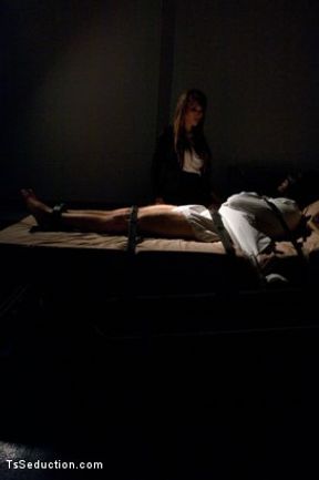 The Sensory Deprivation Lab: Eva Lin Plays Scientist on His Cock