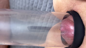 Pump my pussy with a vacuum and fuck it with my fingers