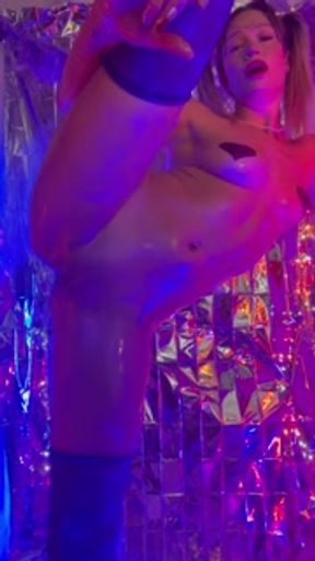 Roxanna Redfoot teases you