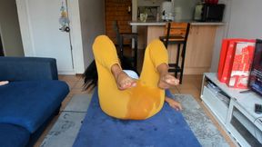 Squirting in leggings