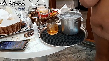 Rock Maiaa em um dia de rei com a BBW com os seios gigantes