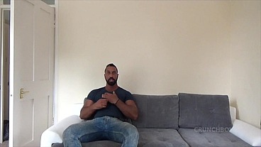 BAISE PAR UN BEAU REBEU DE LONDRES