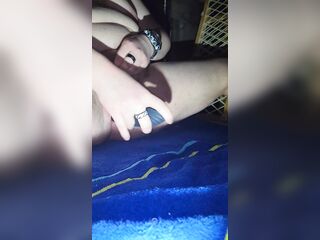 FTM transman squirted so much juice when this chab's using a sex-toy