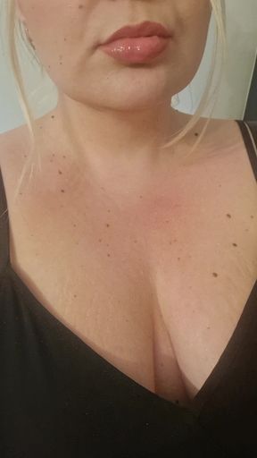 Busty blonde shows off her big tits on OnlyFans