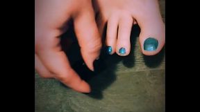 Vanilla puts the nail polish