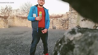 Amateur outdoor beer peeing and big daddy cock cruising 60fps