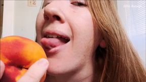 Peach Eating SD