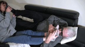 Foot sniffers (HD)