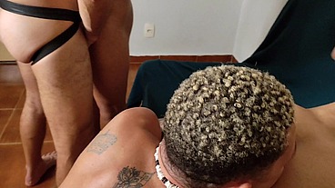SURUBA - tesão sempre falando mais alto, putaria gostosa com os amigos com bastante leite BAREBACK