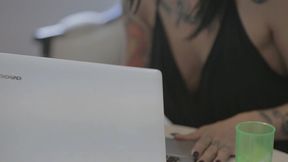 loira faz carinho delicioso na buceta da morena - barbara inked & evy kethlyn