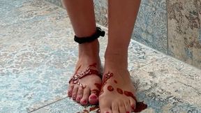 BBQ Sauce Foot Fetish – Messy Crush & Dirty Foot Washing