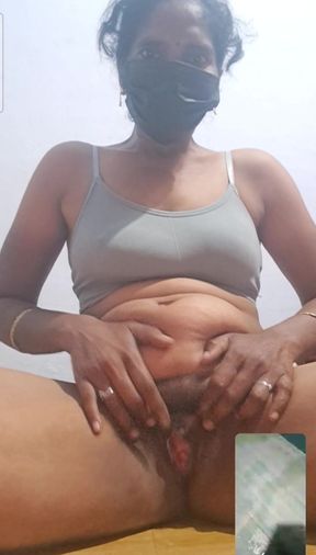 Self enjoy - self fingering tamil aunty ( indian aunty)
