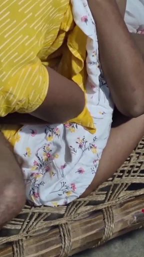 Meri Choti Bahan so Rahi Thi,chudne Ko Mon Kiya to Khatiya Pe Ulta Ke Chud Chud Ke Ros Nikal Diya