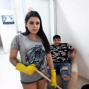 My Best Friend Fucks the Housekeeper - Porn in Spanish