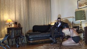 Spursflesh worships Madame Catarina's feet electrified - ENTIRE