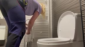 Masturbate Secret with Bottle and Squirt in Public Toilet