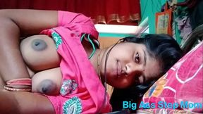 गर्लफ्रेंड को फोन पर लन्ड दिखा कर कपड़े उतारने को कहा फिर उसको चूत में उंगली करवा कर पानी निकलवा दिया।