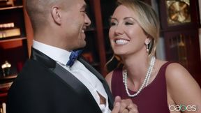 Seductive cougar unforgettable sex video