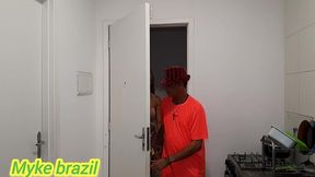 conhecir a mell albuquerque em uma balada ela foi comigo para minha casa a gente chegou em casa e ja comessamos um clima de sexo na cozinha el adora sexo anal