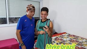 minha vizinha cristal ortega sapatao ficou excitada assistindo filmes pornos. ela me chamou para transar com ela, e eu fiz sexo com a safada.