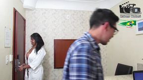 morena da bunda grande ataca japones tecnico em informatica.