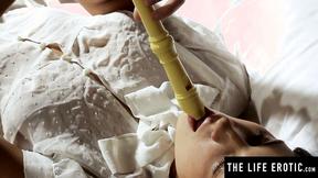 ”Pretty Melena A fingers her perfect muff”