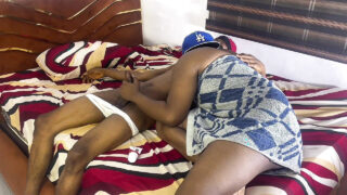 Hubungan antar ras blowjob, black, bareback, old &amp; young, daddy – pria muda India amatir yang disetubuhi secara anal