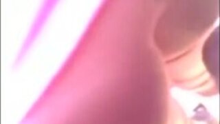 Encoxada rica nalgas en medio