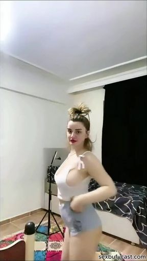 Fat Turkish girl doing anal