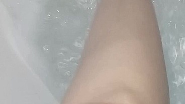 Doccia alla fica di Gretala