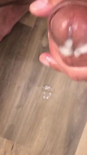 Masturbation and Cumshot for Sessolino69. Nice Point of View for Feet Lovers