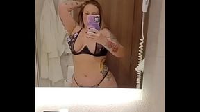 Gordita blanca Lul&uacute_ Pret&eacute_l mueve su gran culo natural