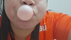 Playing with my chewing gum… Look closely ?