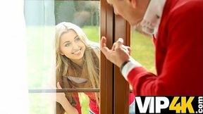 VIP4K. Hussy demonstrates her opening to the older guy who bangs it