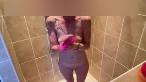 video quand je suis dans la douche et que j’ai envoye a mon homme du coup ...
