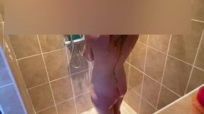 video quand je suis dans la douche et que j’ai envoye a mon homme du coup ...