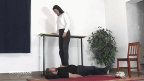 Slave under the feet of Mistress Natasa wmv Barefoot