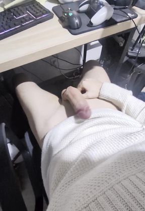 Hottie teen jerks off her stepbro's big dick