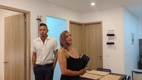 La vendedora que le ense&ntilde_a a Thomas como usar la cama