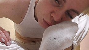 Stinky smelling socks ! MP4