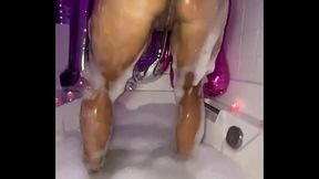 We hit 10k! Y&rsquo_all really had me feeling myself tonight... bubbles, pink candles, &amp_ my favorite to ...