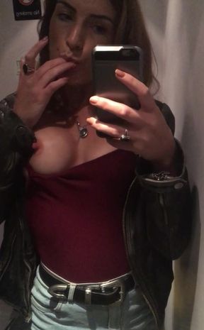 Train Loo Mirrors are good for this *** of selfie