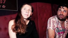 Lola, douce coquine, s'_offre deux &eacute_normes bites