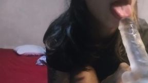 Hotwife flaunts her big ass on cam