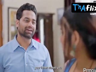 Aiswarya Agarwal Lesbo, Booty Scene in Juaa