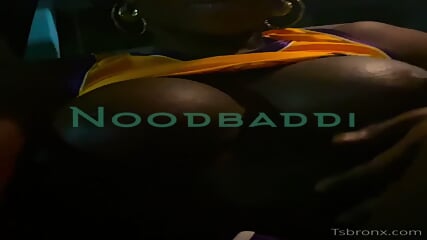 ANDANDO E CANTANDO...