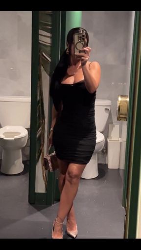 Bathroom Selfie Peak a Boo