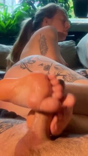 ✨footjob on a rainy day✨