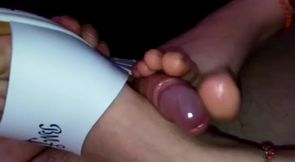 Godo a Segarlo Con I Miei Piedi: Super Sborrata Finale!